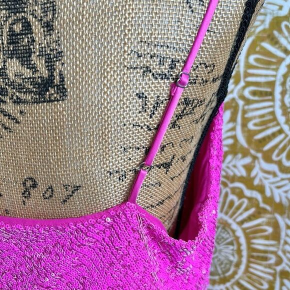 Generation Love Monet Cowl Neck Spaghetti Strap Cami in Hot Pink Sequin size S - Picture 7 of 9